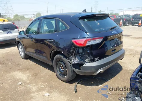 2021 Ford Escape S z USA, uszkodzony, nr VIN 1FMCU9F67MUA99203